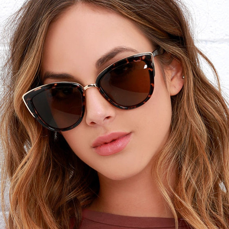 YOOSKE Ladies Vintage Cat Eye Sunglasses Women Luxury Brand Designer Oversize Sun Glasses For Women UV400 Gradient Shades Female